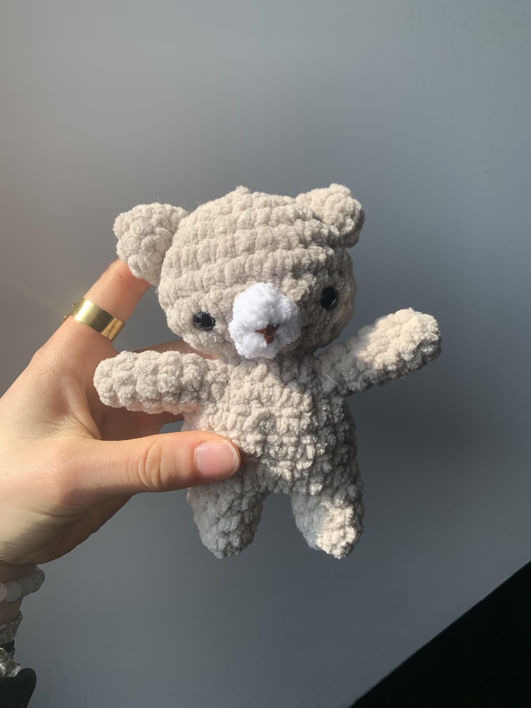 Image 4 de la variante Ours marron +salopette bleu 